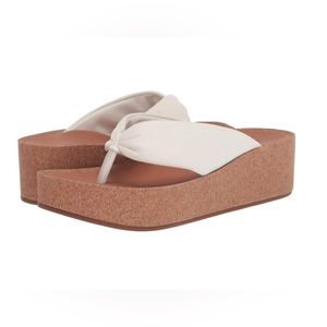 NEW Lucky Brand 8.5 Women’s Lellina Platform Wedge Sandal White Flip Flop Shoes